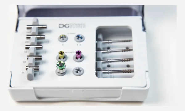 Kit Dynamic Guided per chirurgia guidata